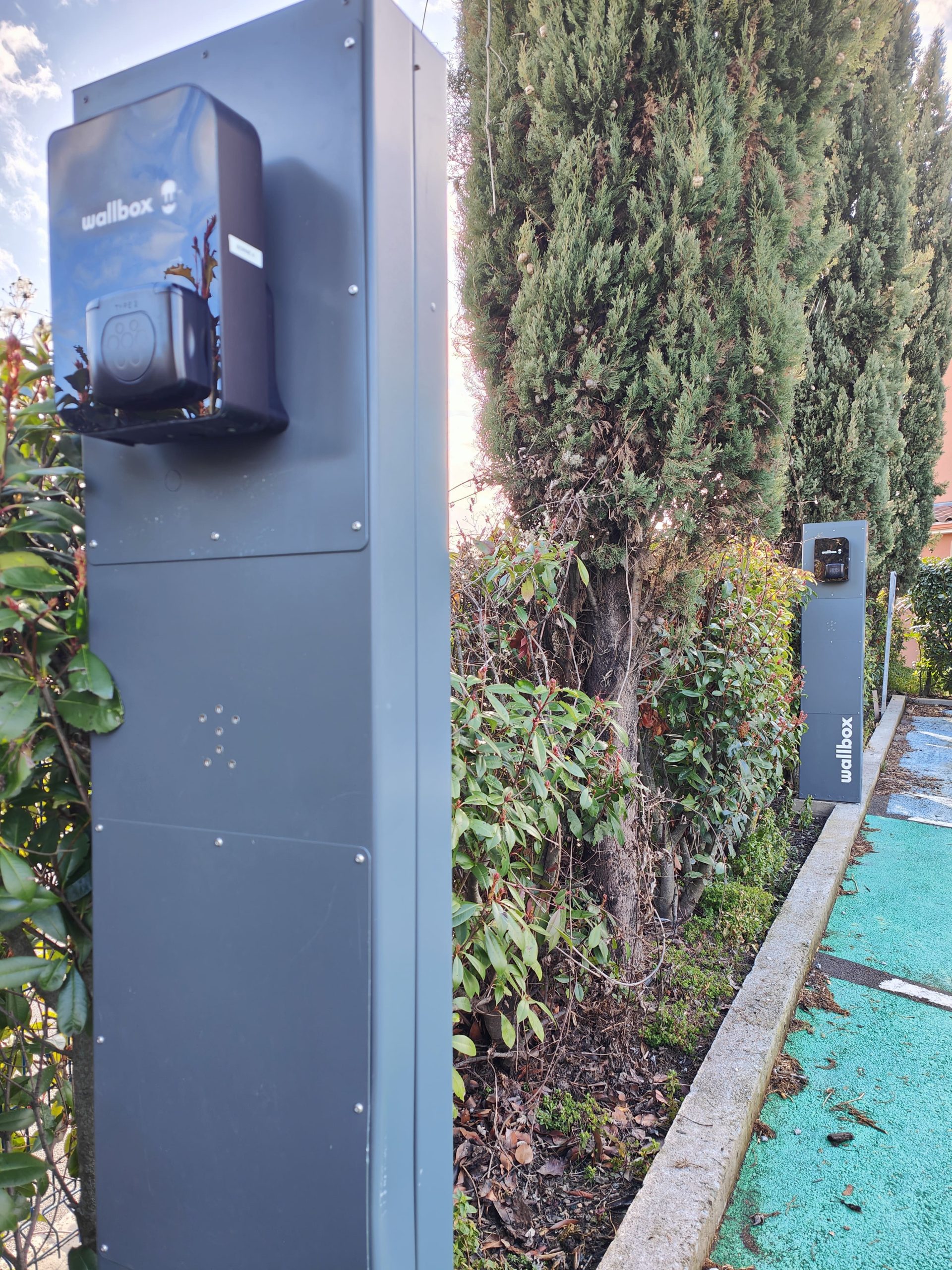 ibisBudgetMillauViaducHotel_Bornederecharge_VéhiculeElectrique